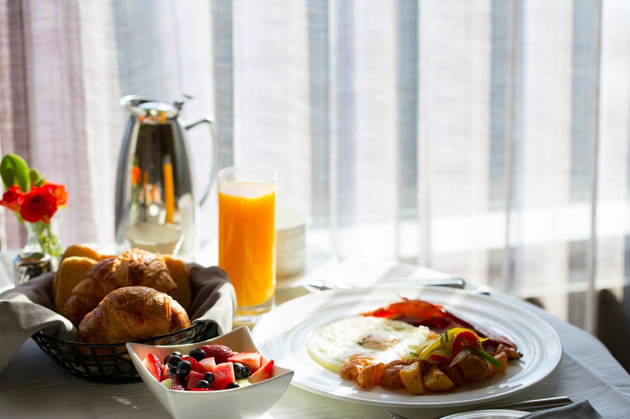 Fraser Suites Маскат Екстер'єр фото A breakfast at a hotel