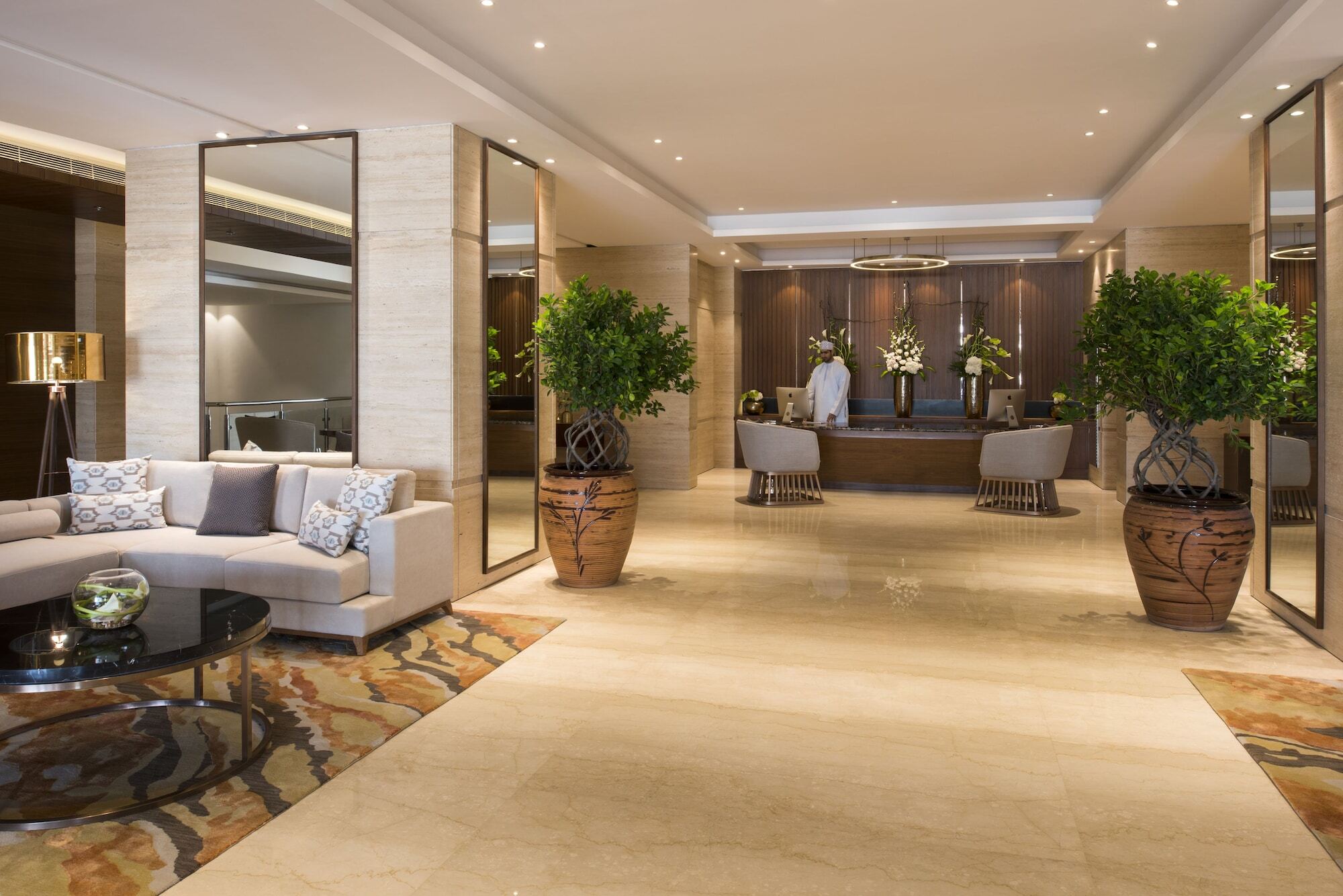 Fraser Suites Маскат Екстер'єр фото The lobby of the hotel